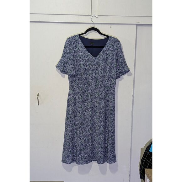 Talbots Dresses & Skirts - Talbots Purple and White Floral V-Neck Navy Blue dress sz. 8